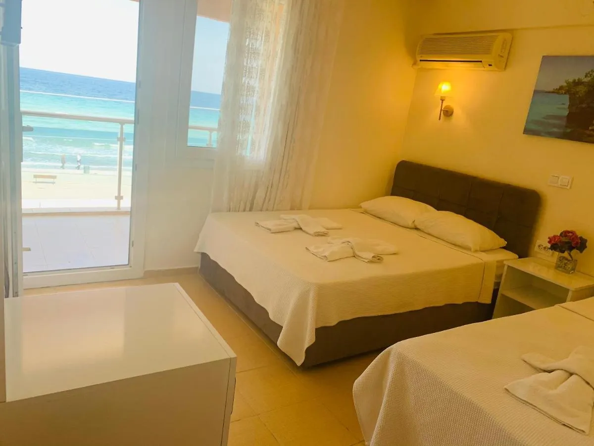 Holiday Hotel 쿠사다시