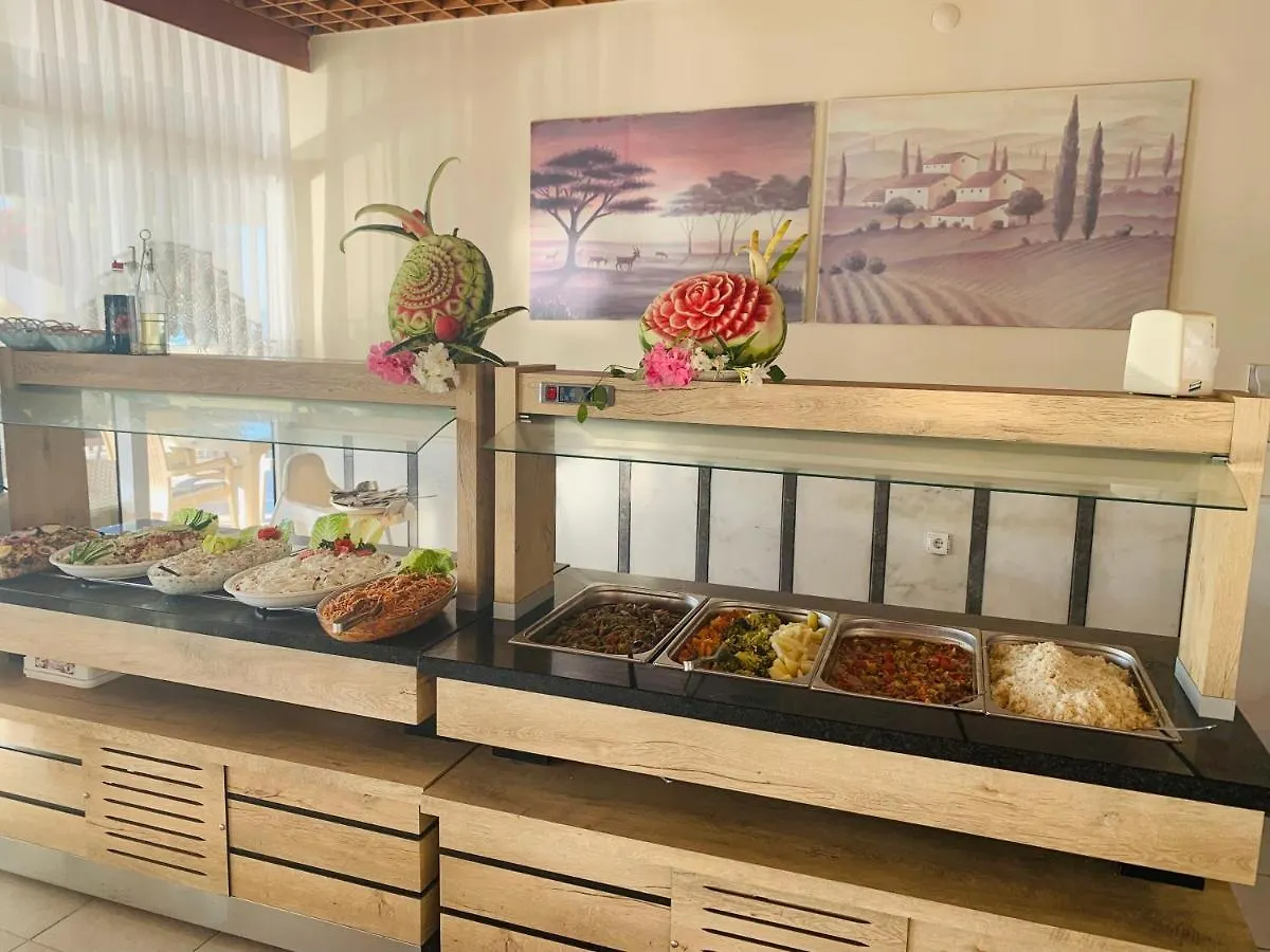 Holiday Hotel 쿠사다시